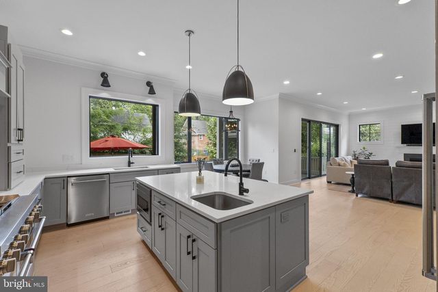 414 N MONROE ST, Arlington, VA 22201