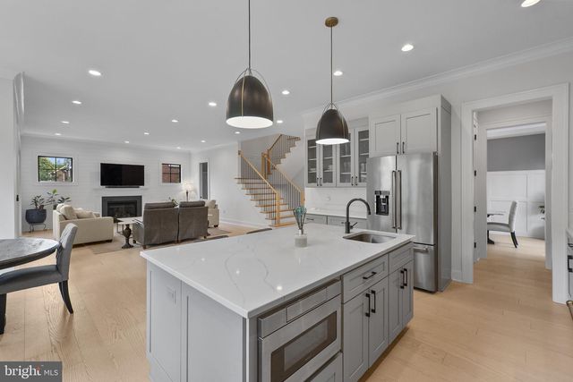 414 N MONROE ST, Arlington, VA 22201