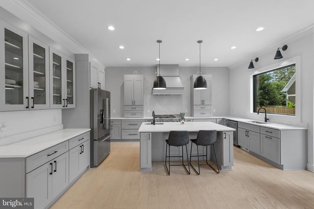 414 N MONROE ST, Arlington, VA 22201
