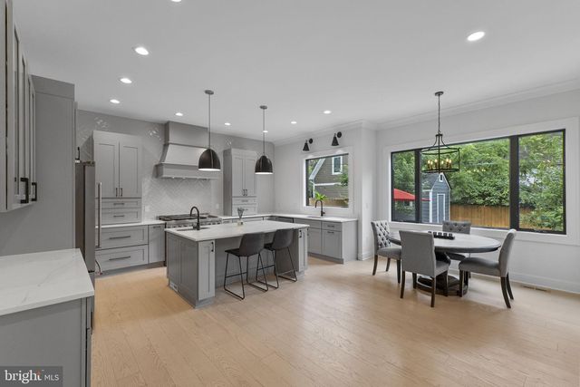 414 N MONROE ST, Arlington, VA 22201