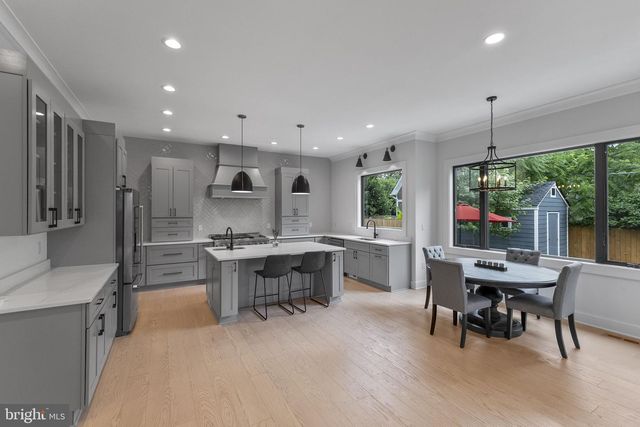 414 N MONROE ST, Arlington, VA 22201