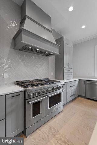414 N MONROE ST, Arlington, VA 22201