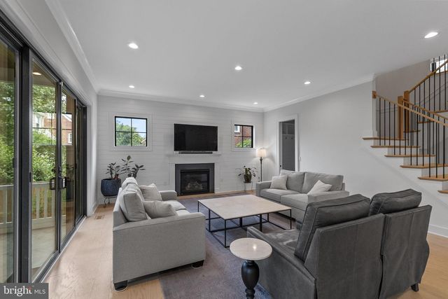 414 N MONROE ST, Arlington, VA 22201