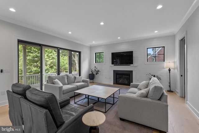 414 N MONROE ST, Arlington, VA 22201