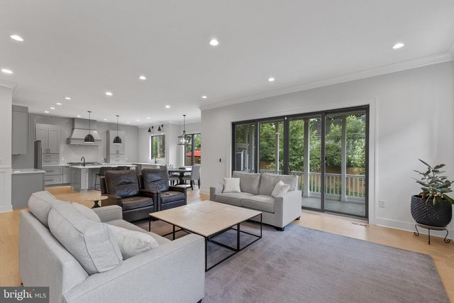 414 N MONROE ST, Arlington, VA 22201