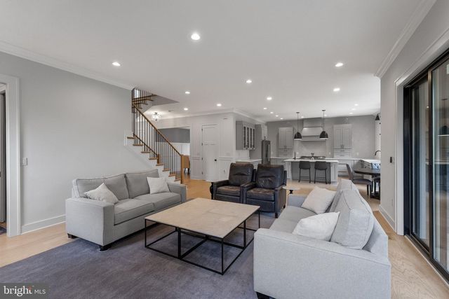 414 N MONROE ST, Arlington, VA 22201
