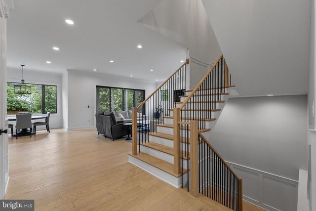 414 N MONROE ST, Arlington, VA 22201