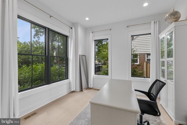 414 N MONROE ST, Arlington, VA 22201