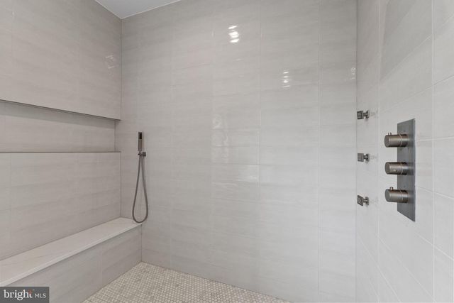 414 N MONROE ST, Arlington, VA 22201