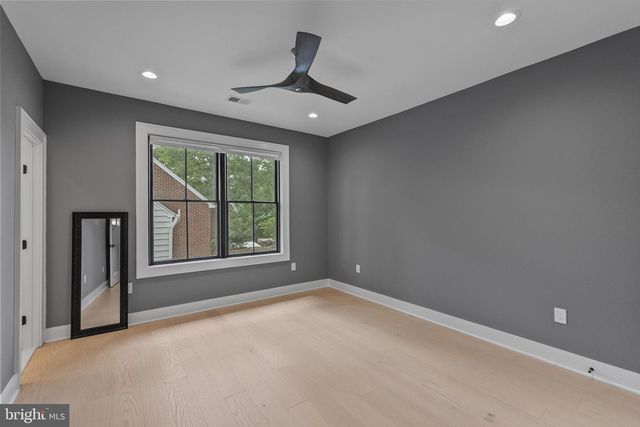414 N MONROE ST, Arlington, VA 22201