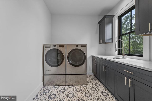 414 N MONROE ST, Arlington, VA 22201