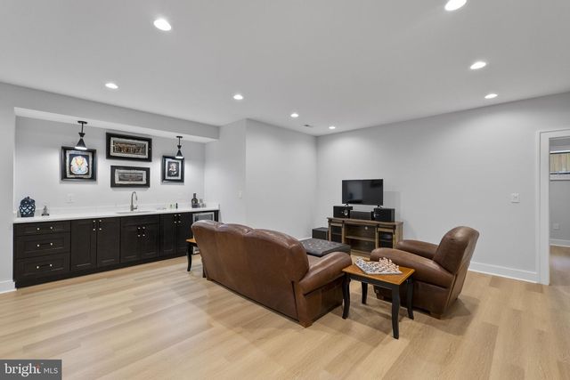 414 N MONROE ST, Arlington, VA 22201