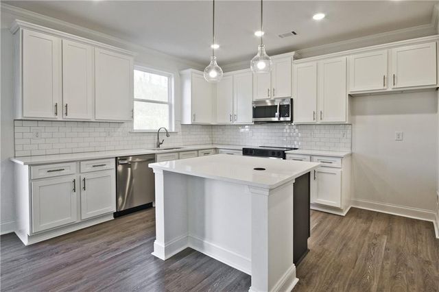 7272 Millbrae Walk, Flowery Branch, GA 30542