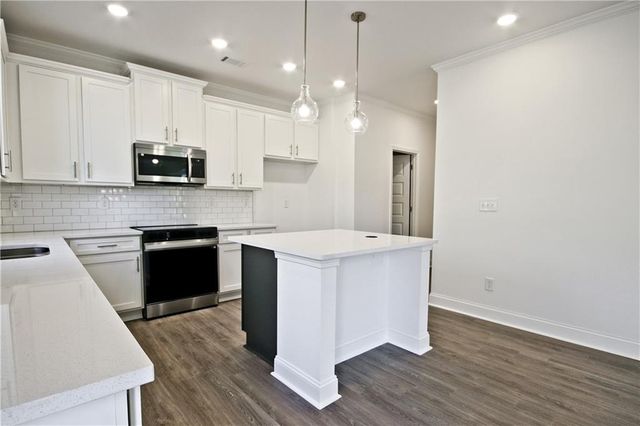 7272 Millbrae Walk, Flowery Branch, GA 30542