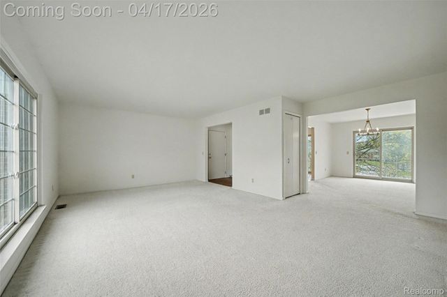 29676 Middlebelt Road 2202, Farmington Hills, MI 48334