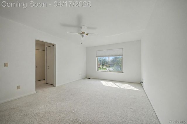 29676 Middlebelt Road 2202, Farmington Hills, MI 48334