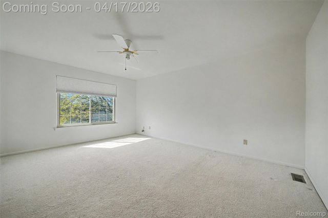 29676 Middlebelt Road 2202, Farmington Hills, MI 48334