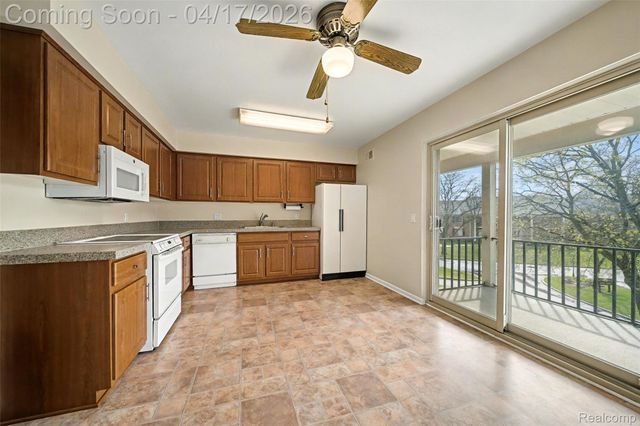 29676 Middlebelt Road 2202, Farmington Hills, MI 48334