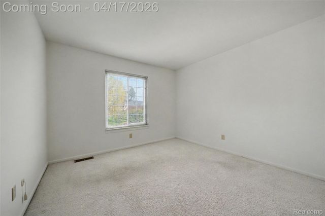 29676 Middlebelt Road 2202, Farmington Hills, MI 48334