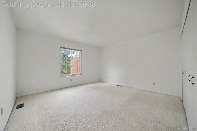 29676 Middlebelt Road 2202, Farmington Hills, MI 48334