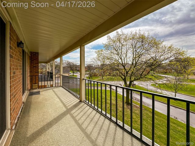 29676 Middlebelt Road 2202, Farmington Hills, MI 48334
