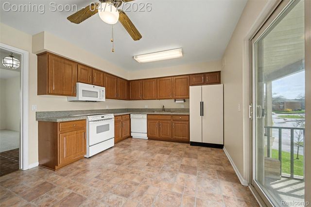 29676 Middlebelt Road 2202, Farmington Hills, MI 48334