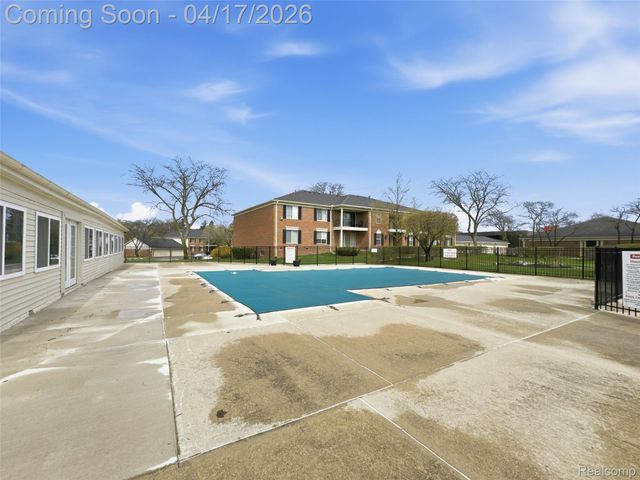29676 Middlebelt Road 2202, Farmington Hills, MI 48334