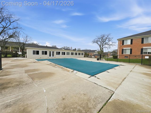 29676 Middlebelt Road 2202, Farmington Hills, MI 48334