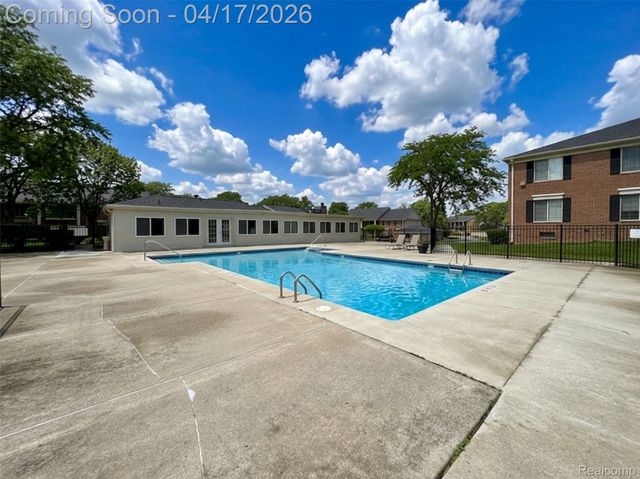 29676 Middlebelt Road 2202, Farmington Hills, MI 48334