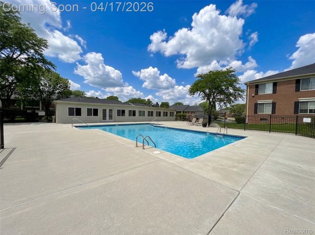 29676 Middlebelt Road 2202, Farmington Hills, MI 48334