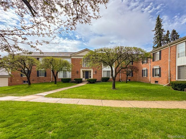 29676 Middlebelt Road 2202, Farmington Hills, MI 48334