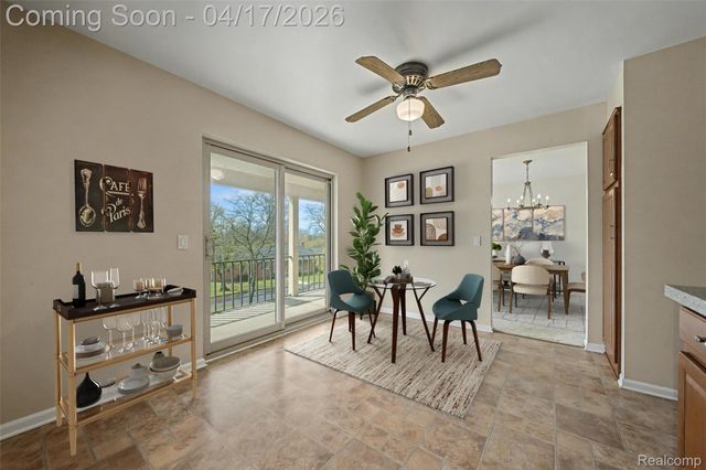 29676 Middlebelt Road 2202, Farmington Hills, MI 48334