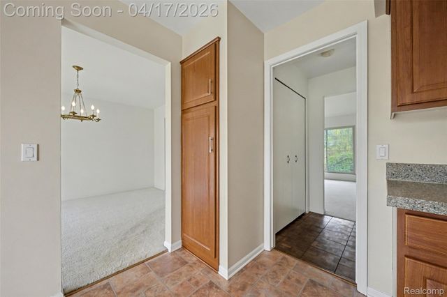 29676 Middlebelt Road 2202, Farmington Hills, MI 48334