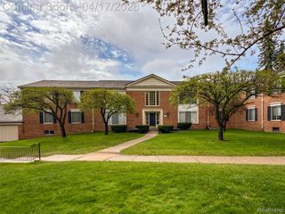 29676 Middlebelt Road 2202, Farmington Hills, MI 48334