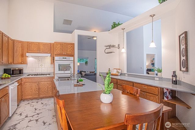 2213 NW Mountain View Road, Silverdale, WA 98383