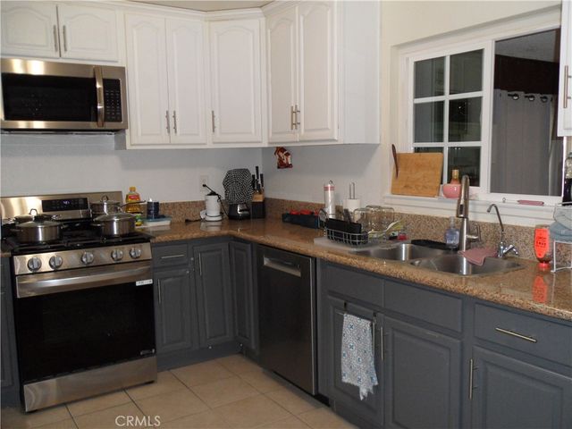 9384 Kempster Avenue, Fontana, CA 92335