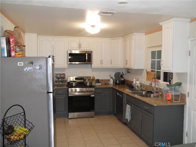 9384 Kempster Avenue, Fontana, CA 92335
