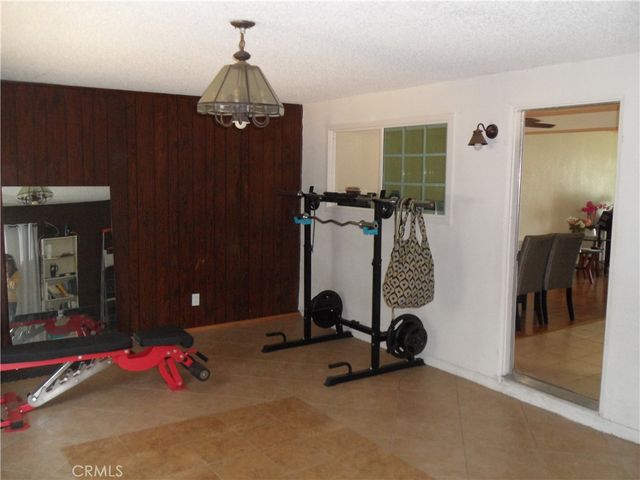 9384 Kempster Avenue, Fontana, CA 92335