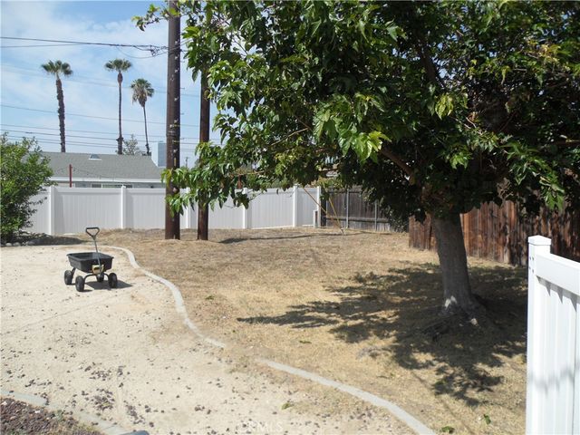 9384 Kempster Avenue, Fontana, CA 92335