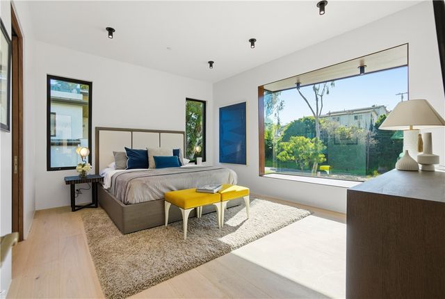 2910 Bayside, Corona Del Mar (newport Beach), CA 92625