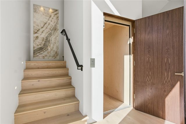 2910 Bayside, Corona Del Mar (newport Beach), CA 92625