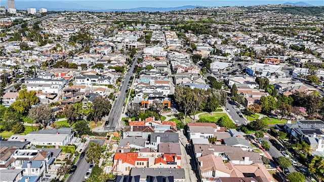 2910 Bayside, Corona Del Mar (newport Beach), CA 92625