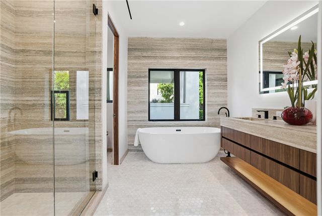 2910 Bayside, Corona Del Mar (newport Beach), CA 92625