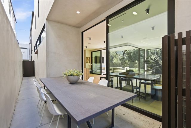 2910 Bayside, Corona Del Mar (newport Beach), CA 92625