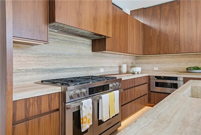 2910 Bayside, Corona Del Mar (newport Beach), CA 92625