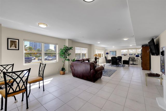 1200 Hibiscus Avenue PH 3, Pompano Beach, FL 33062