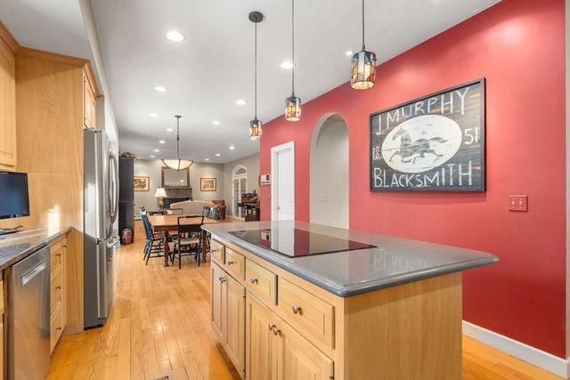 32 Cider Hill Lane, Sherborn, MA 01770