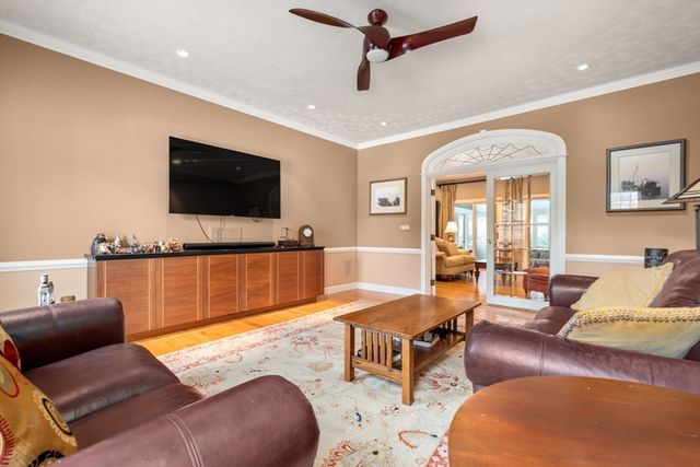 32 Cider Hill Lane, Sherborn, MA 01770