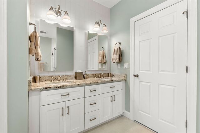 32 Cider Hill Lane, Sherborn, MA 01770