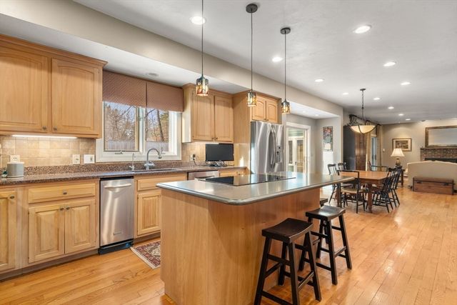 32 Cider Hill Lane, Sherborn, MA 01770